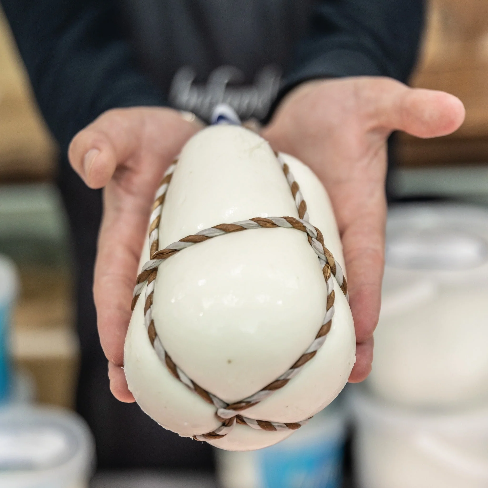 Caciocavallo di latte di Bufala - Image 7